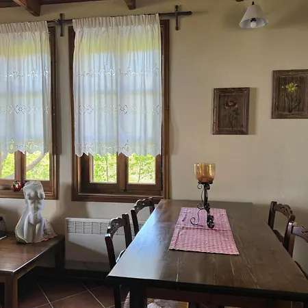 Matias Kastanies With Privat Parking