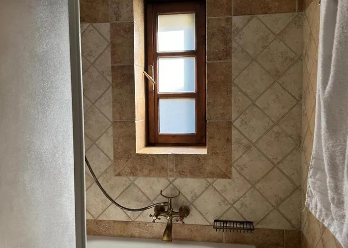 Matias Kastanies With Privat Parking